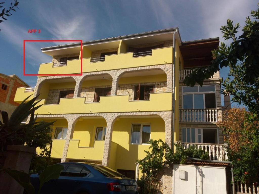 S Pogledom Na 3 Apartma